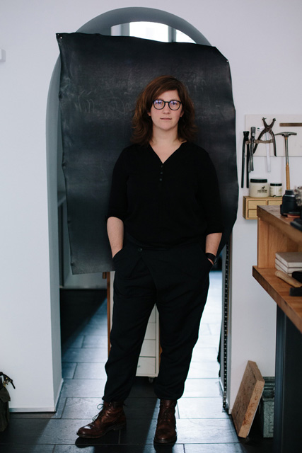 Portrait der Designerin Maren Dessel
